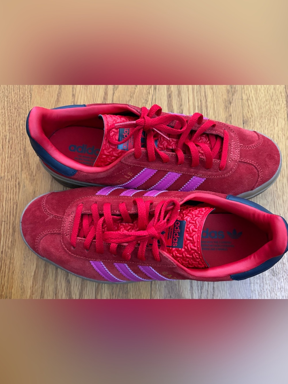 Adidas Gazelle Sneakers Women’s 8.5 Red/Pink/Blue Platform Suede JH9665 Shoe - Picture 4 of 7
